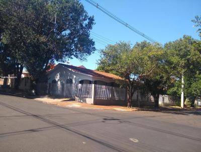 Casa para Venda, em Ubiratã, bairro Centro, 3 dormitórios, 2 banheiros, 1 suíte, 3 vagas