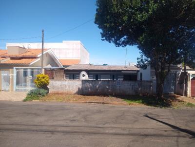 Casa para Venda, em Ubiratã, bairro Centro, 3 dormitórios, 1 banheiro, 1 vaga